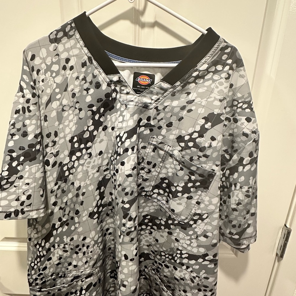 Dickies 4xl scrub tops